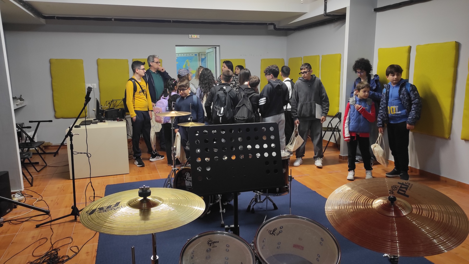 In the music laboratory of the Bougas school
